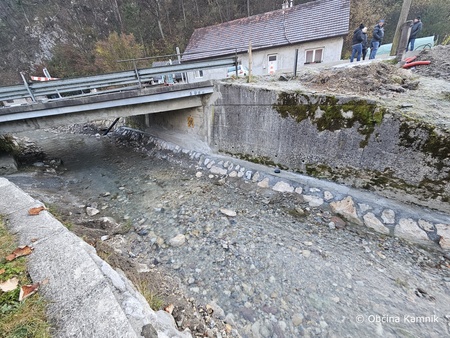 Poškodovan most v Motniku (3)